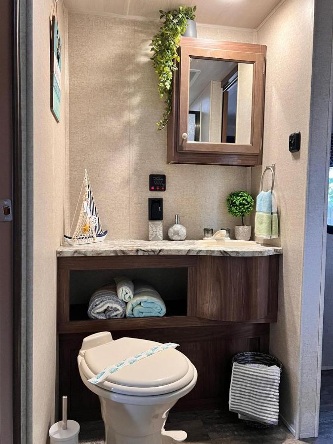 לארגו Rv Camper Paradise On The Wheels In Clearwater Beaches מראה חיצוני תמונה