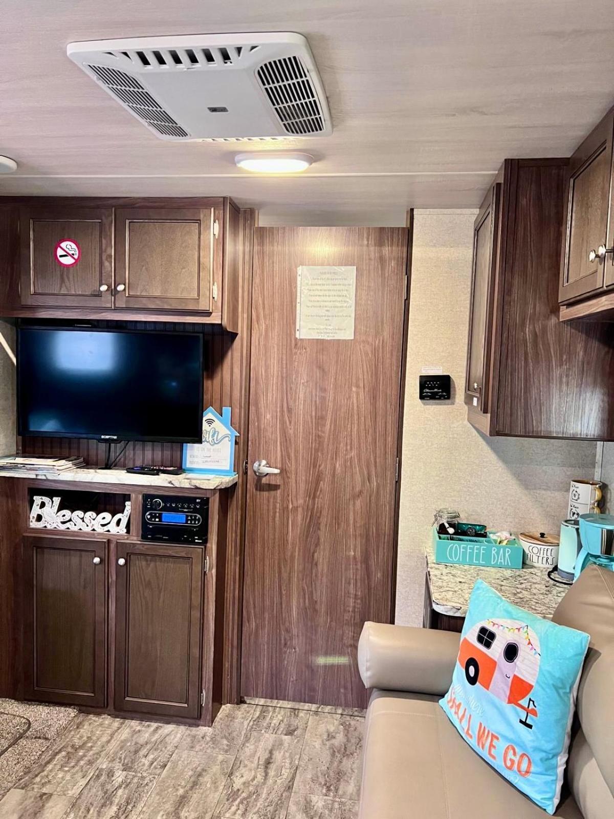 לארגו Rv Camper Paradise On The Wheels In Clearwater Beaches מראה חיצוני תמונה
